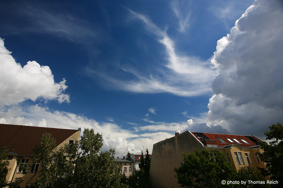 Feather clouds (Cirrus) over Berlin
