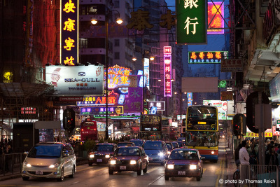 Nathan Road bei Nacht, Hongkong Kowloon