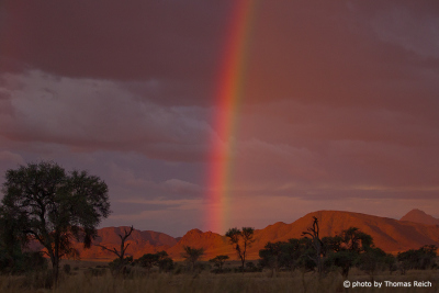 Regenbogen und Sonnenuntergang Namib-Naukluft National Park