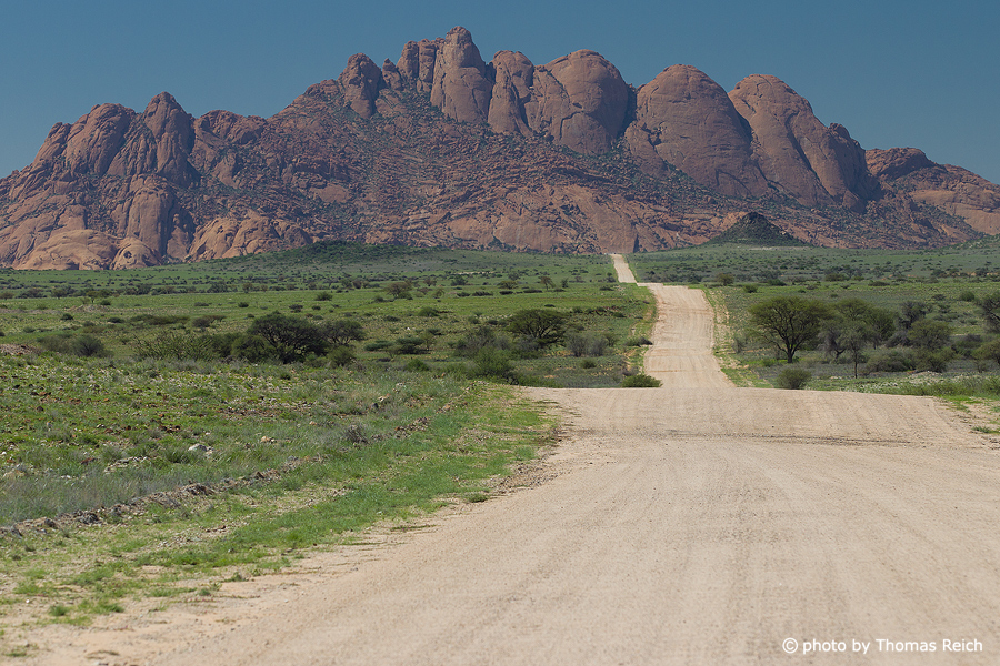Gravel road to Spitzkoppe Namibia