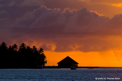Sunrise Vilamendhoo Island, Ari Atoll