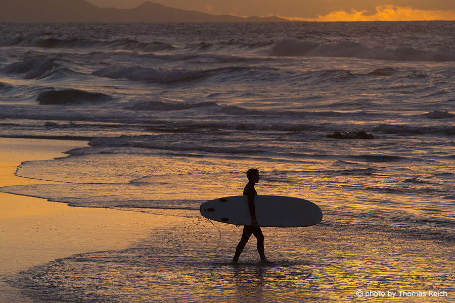 Silhouette Surfer, La Pared