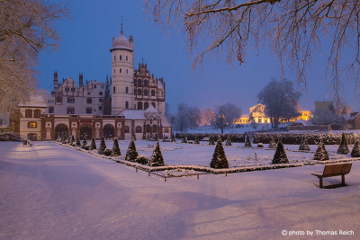 Schloss Basedow im Schnee im Winter