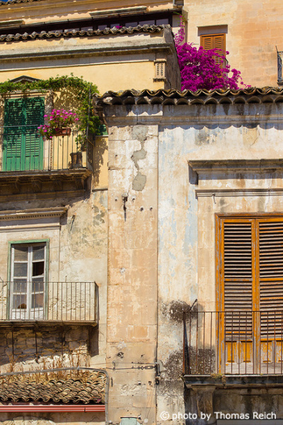 Sicily old houses