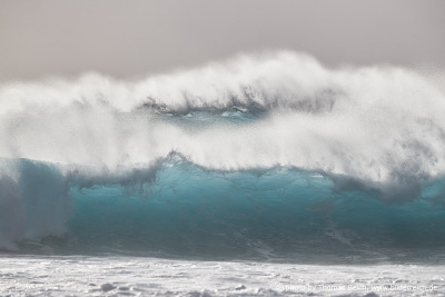 Breaking big waves in the atlantic ocean