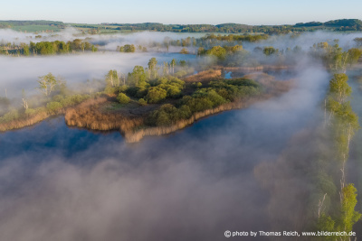 Moor im Nebel Drohnenfoto