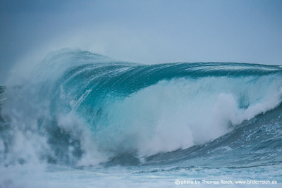 Crashing ocean waves