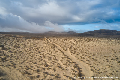 Sand tracks Fuerteventura
