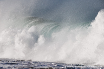 Big Wave breaking Ocean