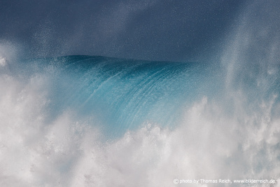 Giant Wave breaking