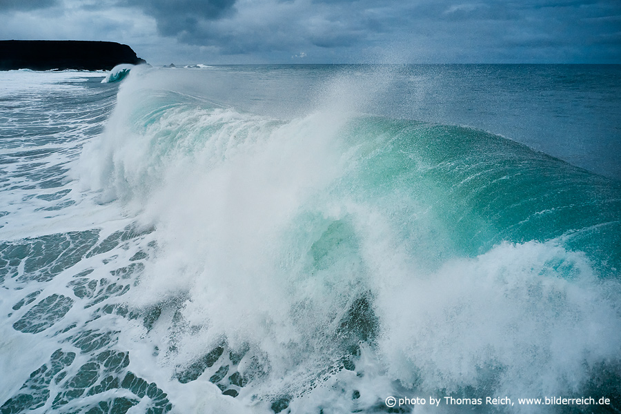 Giant Sea Waves Crashing